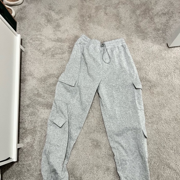 Uniqlo Light Gray Sweatpants - Picture 1 of 3